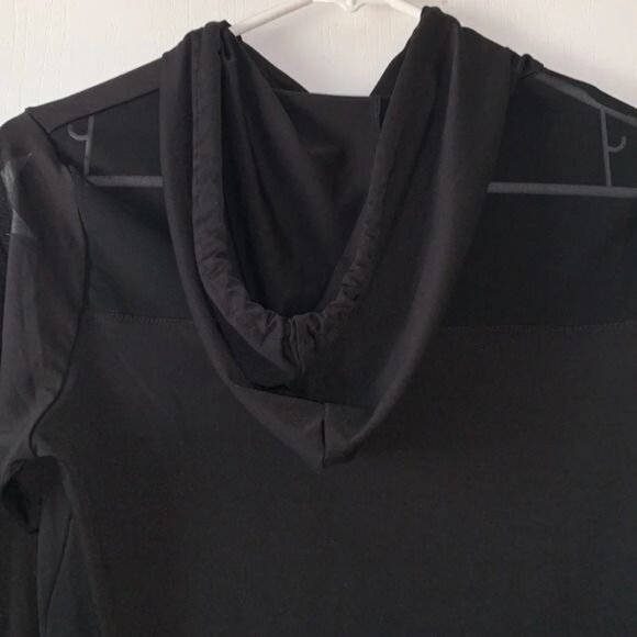 Black Hooded Long Sleeve Shirt M Made In China Polyester Spandex Blend - Picture 9 of 12